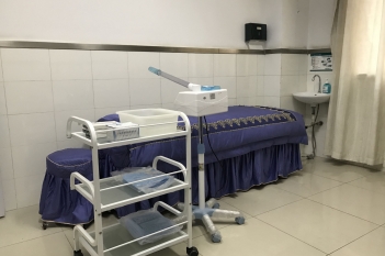 30%超分子水杨酸治疗室一侧