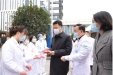 岁寒情深暖人心！区委书记高洪波看望慰问医务人员