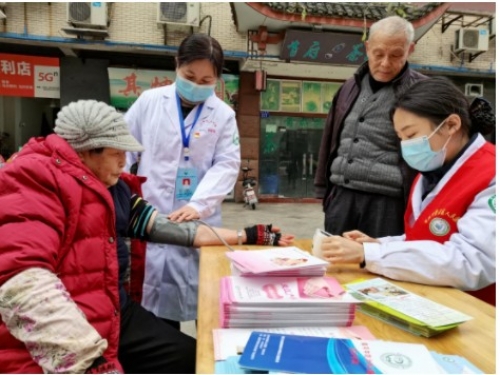 医务门诊、神经内科和妇产科党支部联合志愿服务进社区