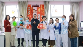 情系“医”线 意暖新春 | 荣昌区人民医院开展蛇年春节送温暖慰问活动